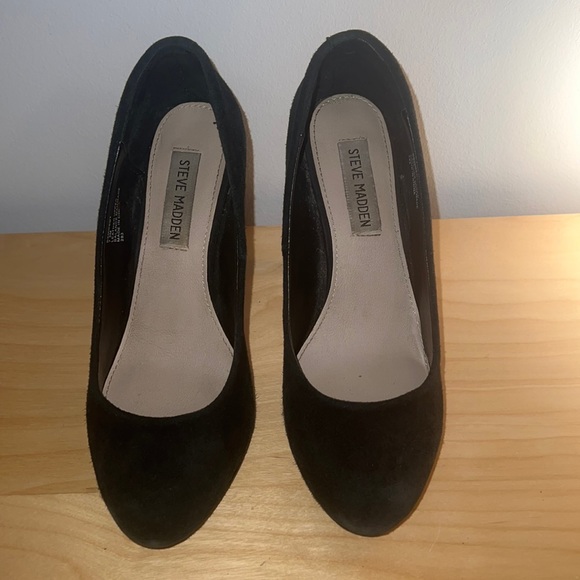 Pumps - Picture 1 of 4